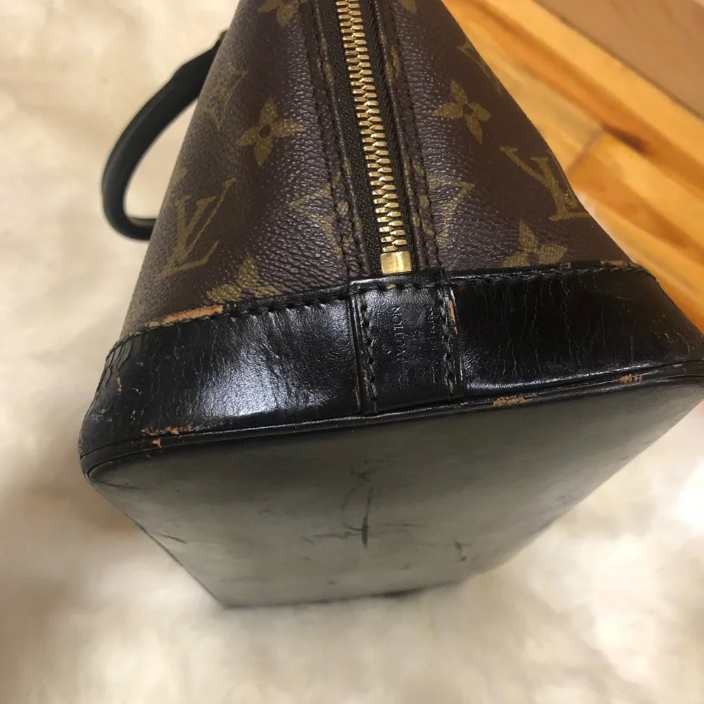 Authentic Louis Vuitton Alma PM purse - Picture 13 of 16
